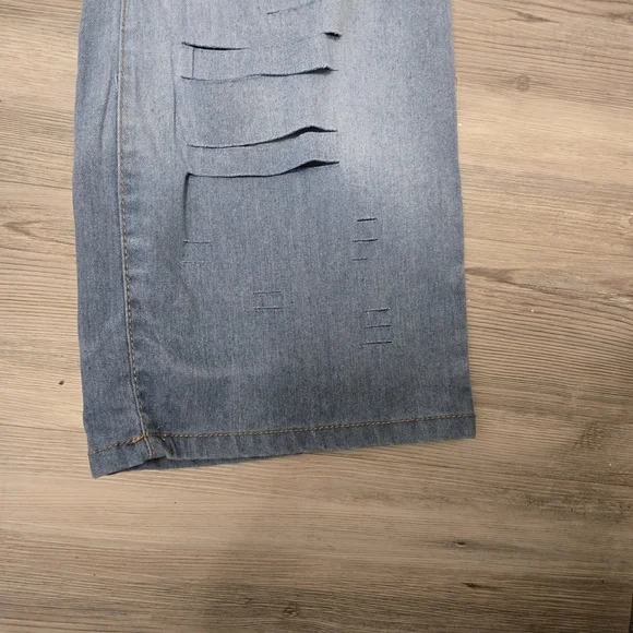 Super Distressed Trendy And Bold  Wide Leg Jeans Size 20 - Picture 4 of 8